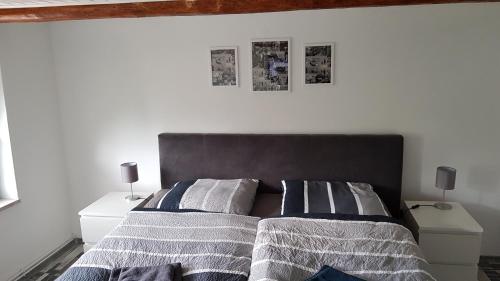 Ein Bett oder Betten in einem Zimmer der Unterkunft Gästehaus im Weserbergland