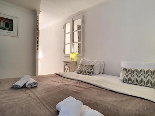 Nestor&Jeeves - MAISON COURNICHEE - Central - Close sea - Atypical