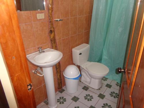 A bathroom at Hostal Rancho Sabor Isleño - Ometepe