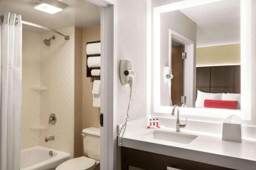 Ramada by Wyndham Suites Orlando Airport Image