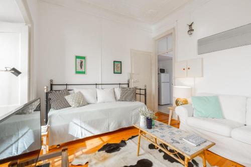 Spacious, Bright and Sunny Apartment, By TimeCooler
