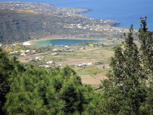 an aerial view of a town and a body of water at 2 Gatti - Sogno in Pantelleria