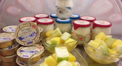 Makanan di atau berdekatan hotel