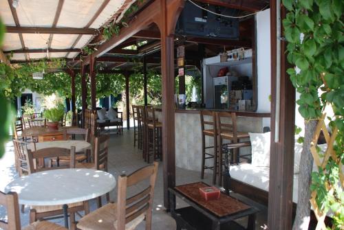 Anna Studiosにあるレストランまたは飲食店