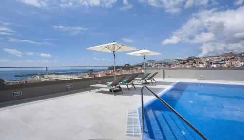 Foto da galeria de TURIM Santa Maria Hotel em Funchal