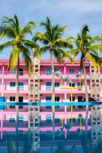 Miami Innの敷地内または近くにあるプール