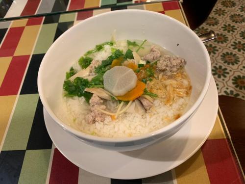 Mad på resortet eller i nærheden