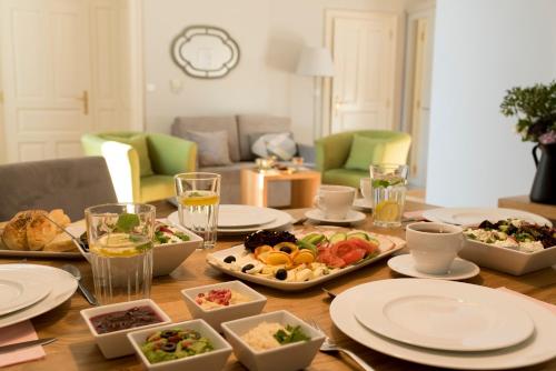 Đồ ăn tại/gần căn hộ