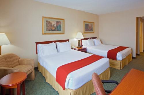 Katil atau katil-katil dalam bilik di Holiday Inn Express Hanover by IHG