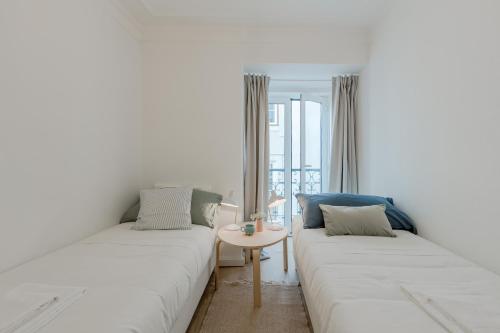 Sunny Bairro Alto & Chiado Apartment, By TimeCooler