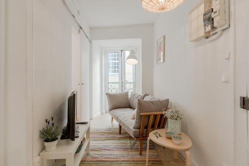 Sunny Bairro Alto & Chiado Apartment, By TimeCooler