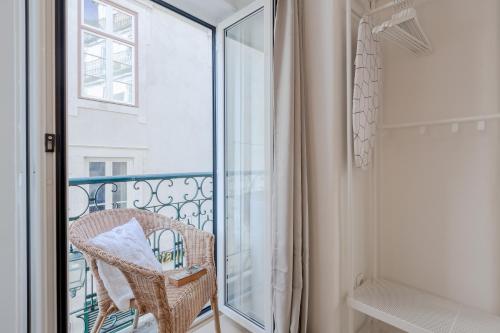 Sunny Bairro Alto & Chiado Apartment, By TimeCooler