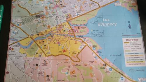 a map of the los angeles zoo at Les Filateries Chambre Lin in Annecy