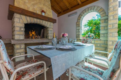 Gallery image of Villa Rossa Apartments in Rab