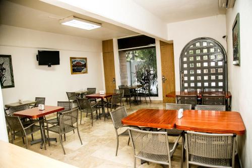 Restoran atau tempat lain untuk makan di Booking Dioh