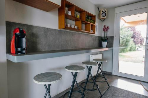 Кухня или мини-кухня в Loft Apartments
