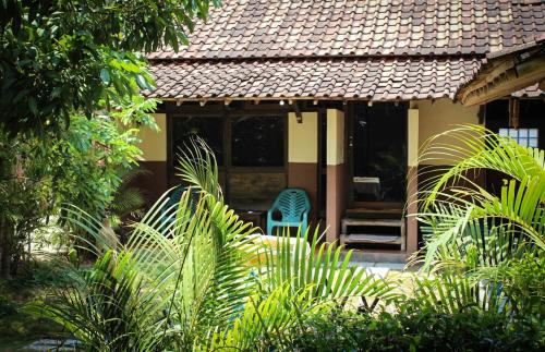 Zahrada ubytování Harrys Oceanhouse 2 Pacitan