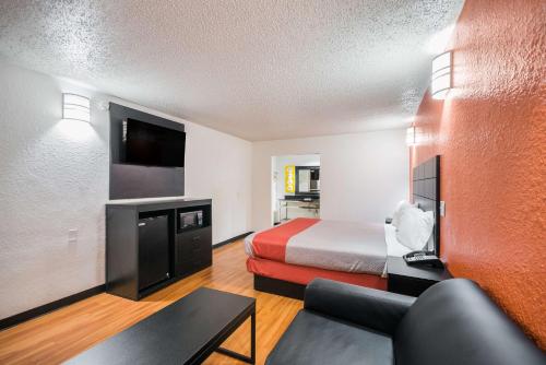 Säng eller sängar i ett rum på Motel 6-Houston, TX - Brookhollow