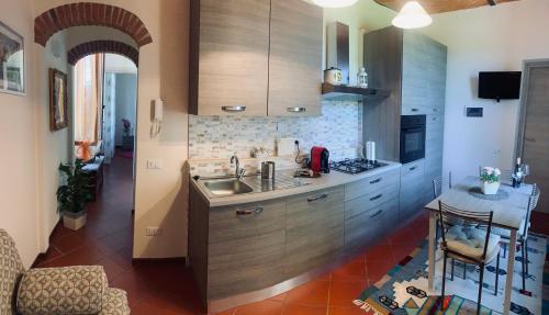 Kuhinja oz. manjša kuhinja v nastanitvi Villa Monica