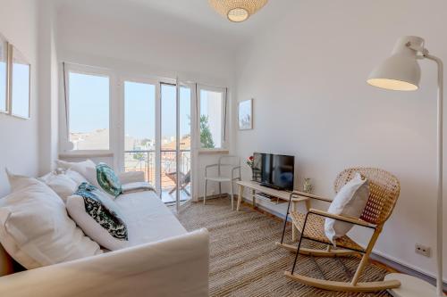 Renovated Sunny Apartment with Amazing Sunset Balcony , By TimeCooler