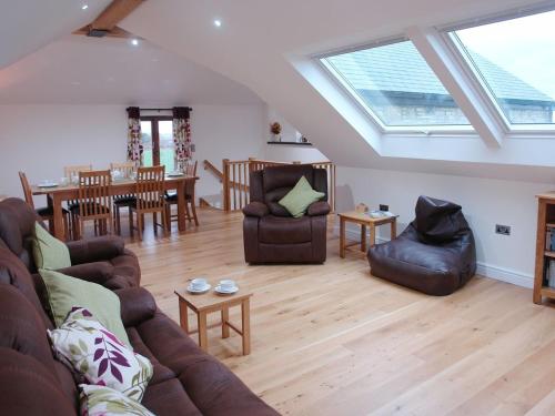 Posezení v ubytování The Hayloft