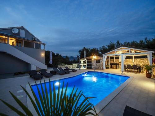 Beautiful holiday Home in Mali I with Pool 내부 또는 인근 수영장