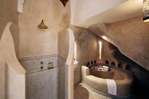 Ett badrum på Riad Spice by Marrakech Riad
