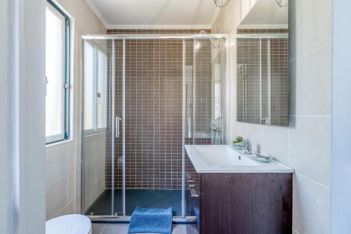 Alfama, Bright and Spacious With Private Terrace, By TimeCooler