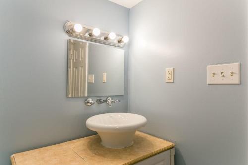 Ένα μπάνιο στο Express Rooms Close to City Amenities