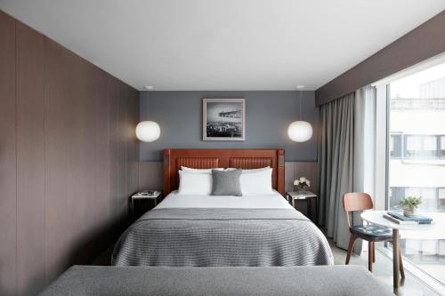 Premium King Room
