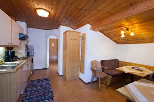 Kuchyň nebo kuchyňský kout v ubytování Apart Kaltenbacher