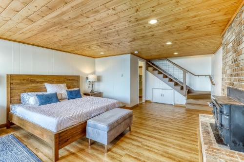 Gallery image of Eagle's Nest Retreat in Maple Grove Beach