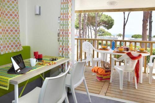 Balkoni atau teres di Interpals Eco Resort