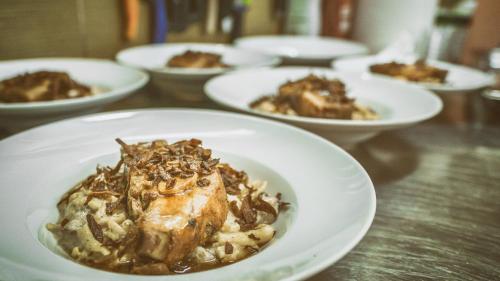 Makanan di atau berdekatan aparthotel ini