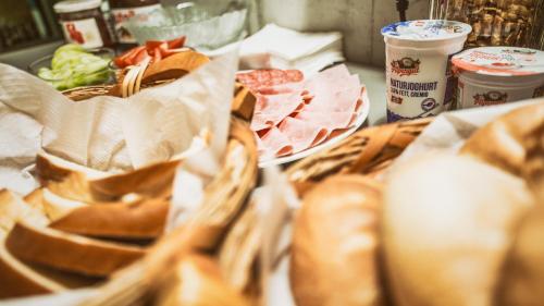 Makanan di atau berdekatan aparthotel ini
