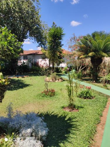 Taman di luar Pousada Toro Real
