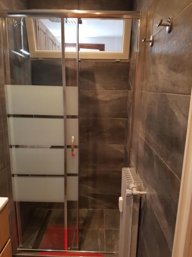 Photo de la galerie de l'établissement Le Petit Chalet, à Auron