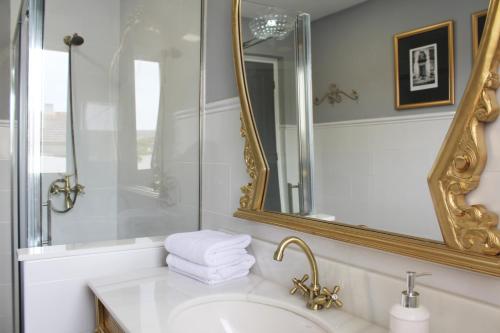 A bathroom at Casa Villamena