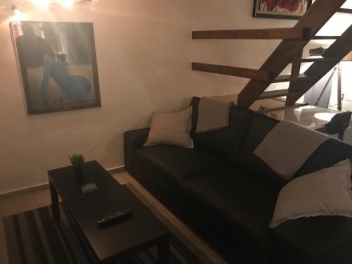 Un lugar para sentarse en studio cosy