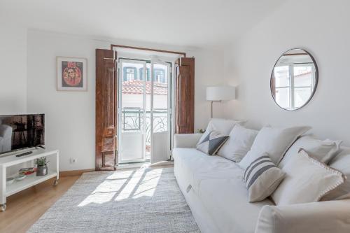 Light Filled Typical Apartment at Alfama, By TimeCooler