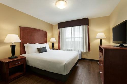 Days Inn & Suites by Wyndham Sherwood Park Edmonton