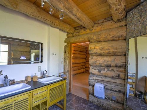 Kuchyň nebo kuchyňský kout v ubytování Le Chalet de Lyne