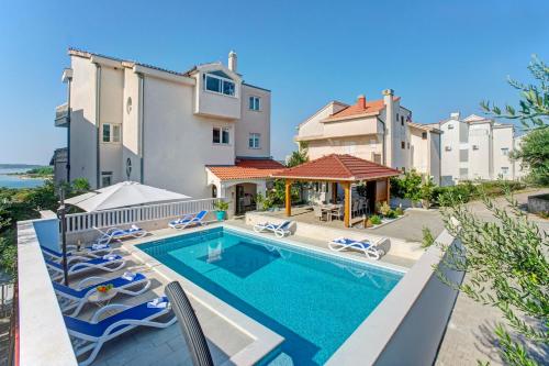Apartments Plavi Biser