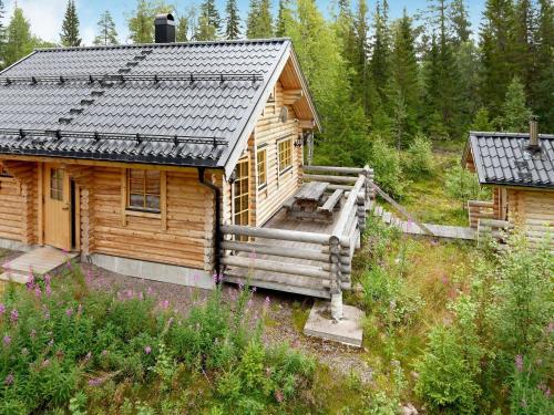 una vista aérea de una cabaña de madera en 6 person holiday home in S LEN en Tandådalen