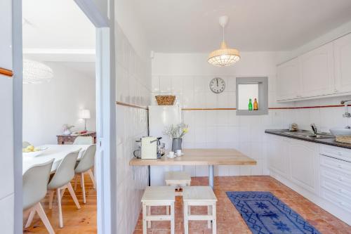 Alfama Spacious and Central Amazing Apartment, By TimeCooler