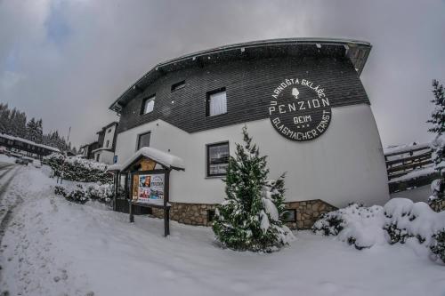 Fotografia z galérie ubytovania Penzion U Arnošta Skláře v destinácii Harrachov