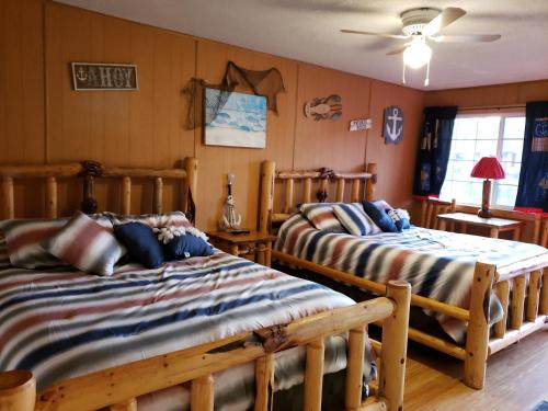 CRESCENT MOON MOTEL – Photos 4