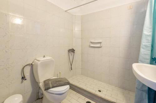 Ένα μπάνιο στο Stratos Apartments & Studios 