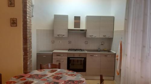 Dapur atau dapur kecil di Casa Vacanza Il Leonpardo
