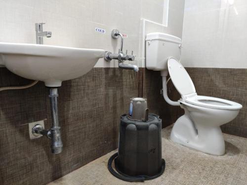 Koupelna v ubytování Hotel Sugam Karaikudi